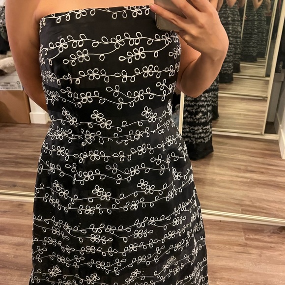 black white floral eyelet embroidered gown size 12 - Picture 2 of 11